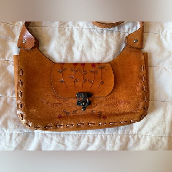 1970s Hand-tooled Boho Hippie Style Shoulder Bag - Picture 3 of 8